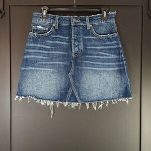 PAIGE RAW EDGE JEAN MINI SKIRT SIZE 27